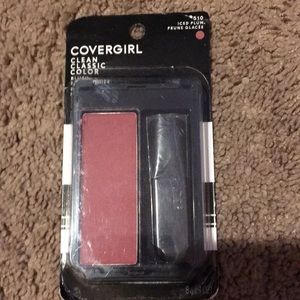Covergirl blush in the shade iced plum